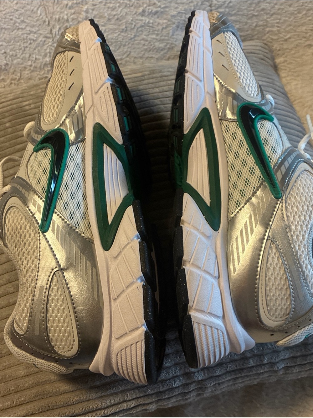 Nike V5 RNR White Malachite Mesh Cushioned Sneaker HJ5228-100 Men Size 12 NWOT - Picture 7 of 10